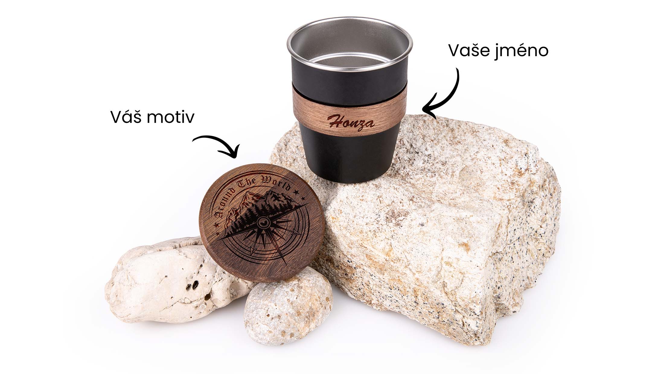 Nerezový hrnek s víčkem a ořechovou rukojetí – 350 ml